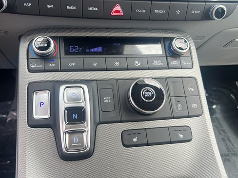 Used 2025 Hyundai Palisade SEL FWD image 15