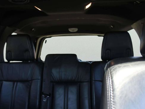 Used 2016 Lincoln Navigator Select AWD/4WD image 10