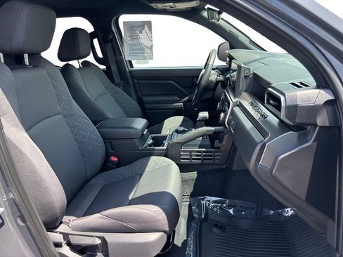 Used 2025 Toyota Tacoma SR5 AWD/4WD image 17