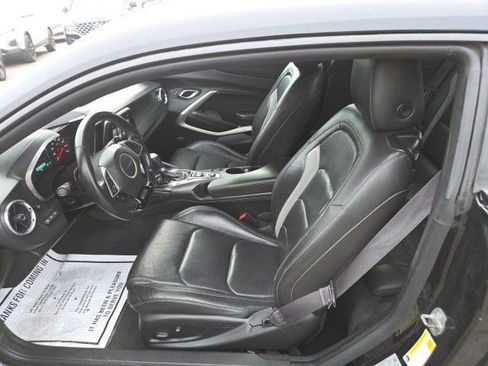 Used 2017 Chevrolet Camaro LT RWD image 15
