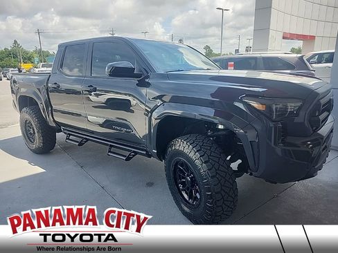 Used 2025 Toyota Tacoma SR5 w/ SR5 Upgrade Package AWD/4WD image 1