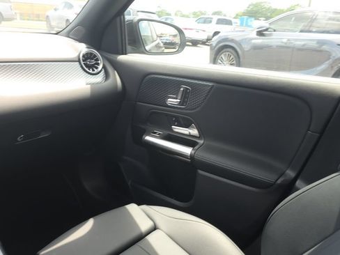 Used 2025 Mercedes-Benz GLA 250 image 27