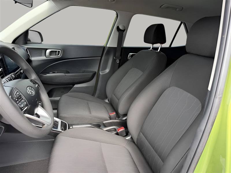 Used 2022 Hyundai Venue SE FWD image 17