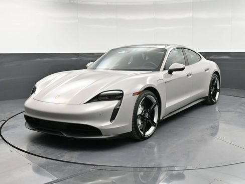 Certified 2022 Porsche Taycan 4S image 6