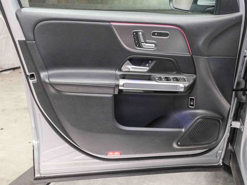 Certified 2022 Mercedes-Benz GLB 250 image 27