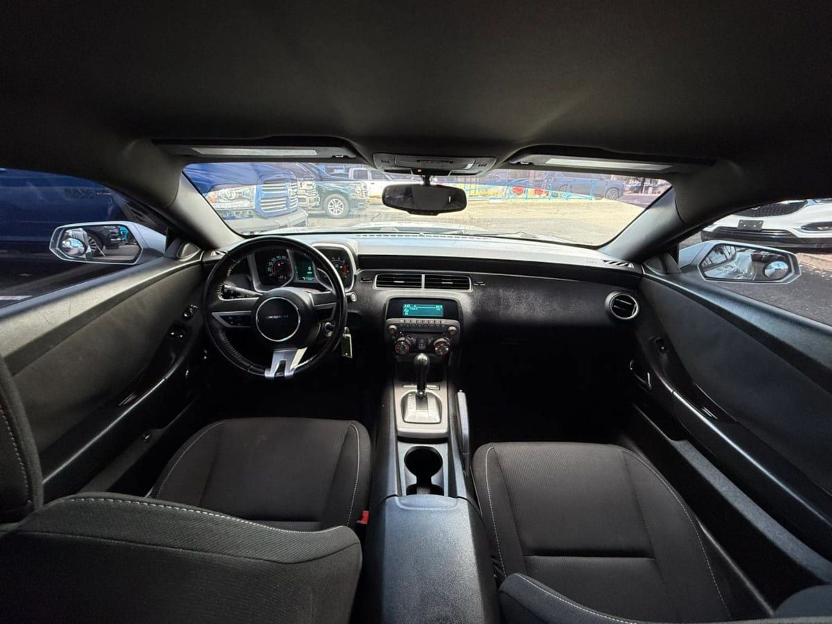 Used 2011 Chevrolet Camaro SS RWD image 39
