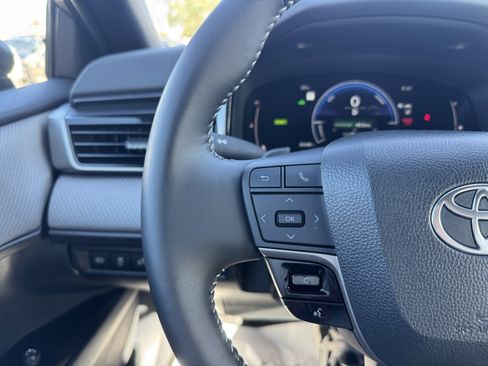 Used 2025 Toyota Camry SE image 22