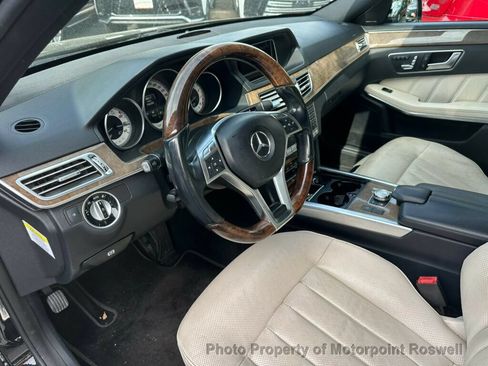 Used 2014 Mercedes-Benz E 550 4MATIC Sedan image 11