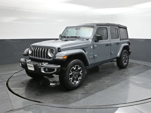 Used 2024 Jeep Wrangler Sahara w/ Technology Group image 34
