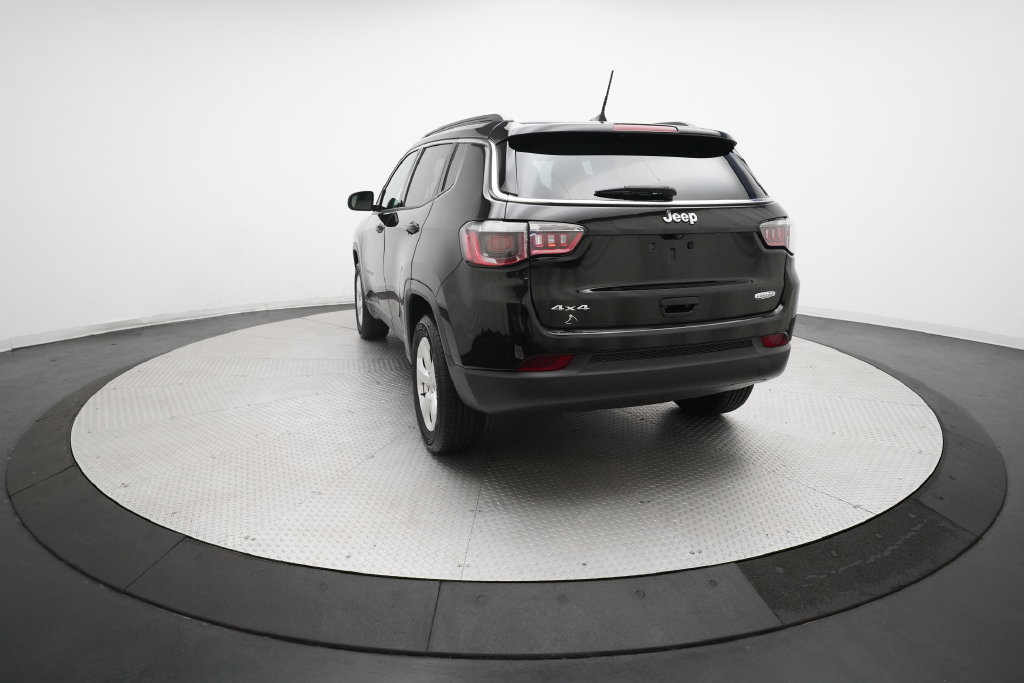 Used 2018 Jeep Compass Latitude w/ Popular Equipment Group AWD/4WD image 32