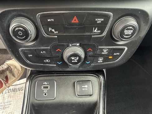 Used 2021 Jeep Compass Latitude FWD image 13