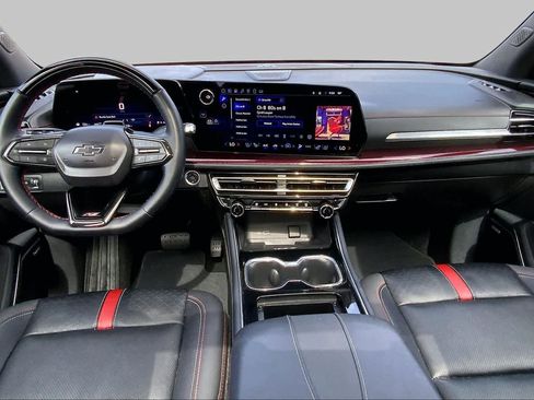 Used 2024 Chevrolet Traverse RS AWD/4WD image 16