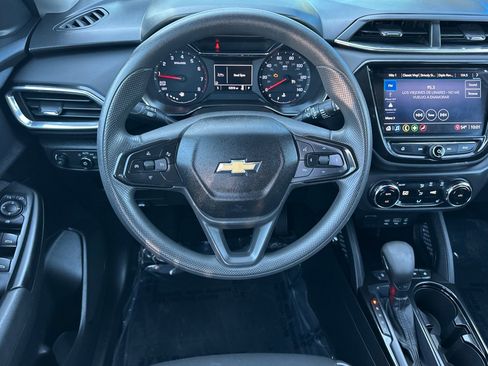 Used 2021 Chevrolet TrailBlazer LT w/ Convenience Package image 16