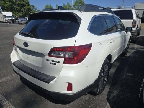 Used 2017 Subaru Outback 3.6R Limited AWD/4WD image 2