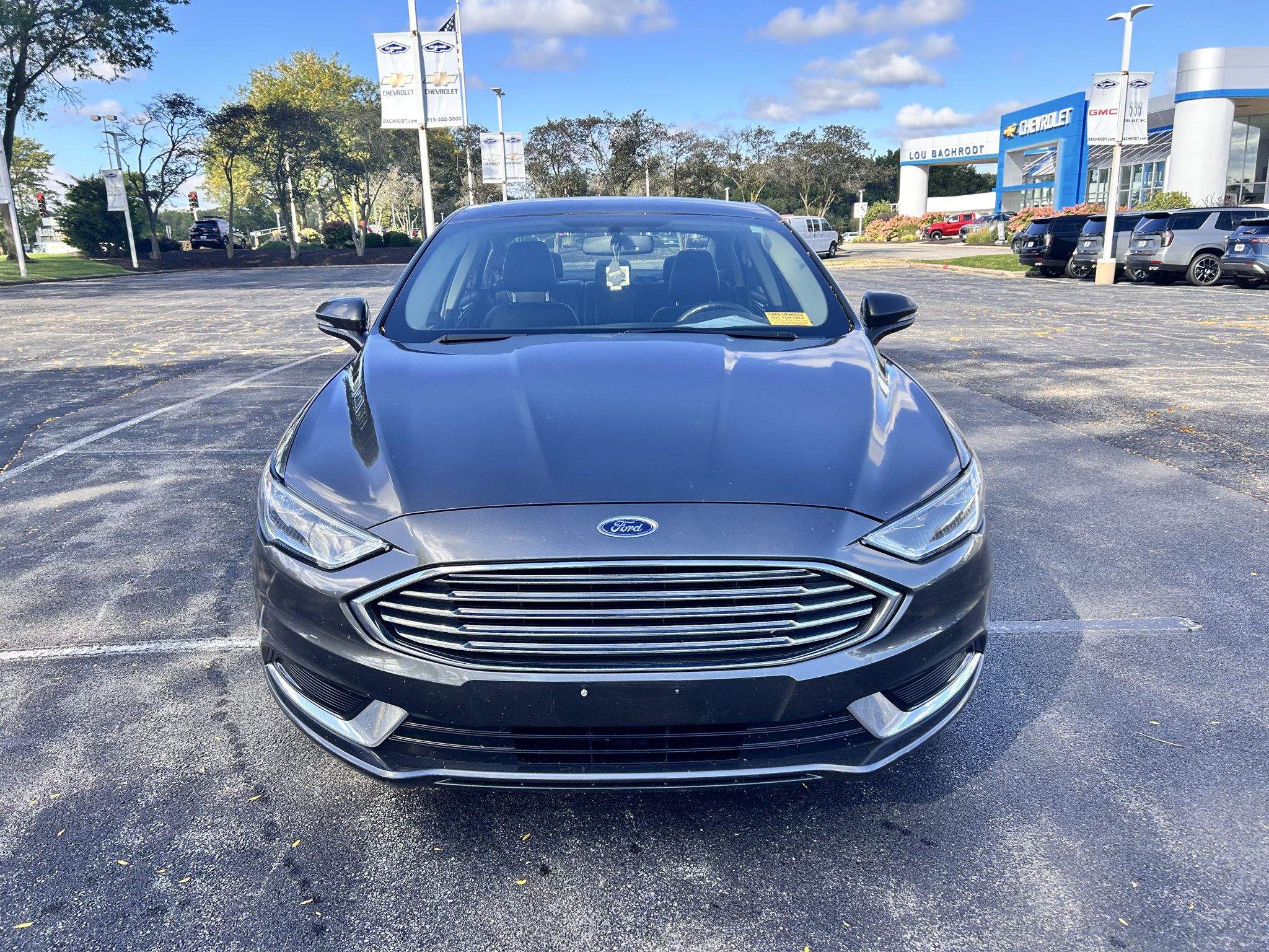 Used 2018 Ford Fusion SE w/ Fusion SE Technology Package FWD image 2