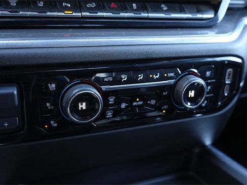 Used 2024 Chevrolet Silverado 2500 High Country w/ Technology Package image 19