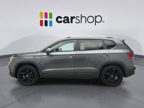 Used 2023 Volkswagen Taos SE w/ Panoramic Sunroof Package AWD/4WD image 2