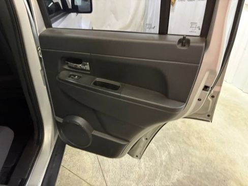 Used 2011 Jeep Liberty Sport AWD/4WD image 16