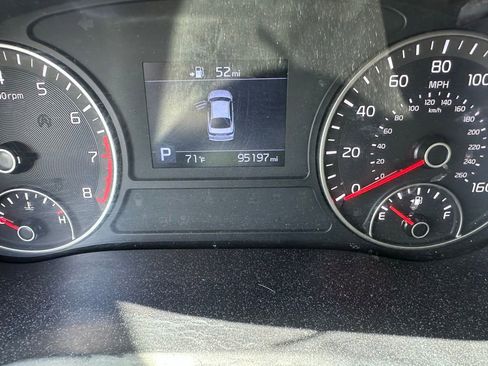 Used 2020 Kia Optima SE image 11