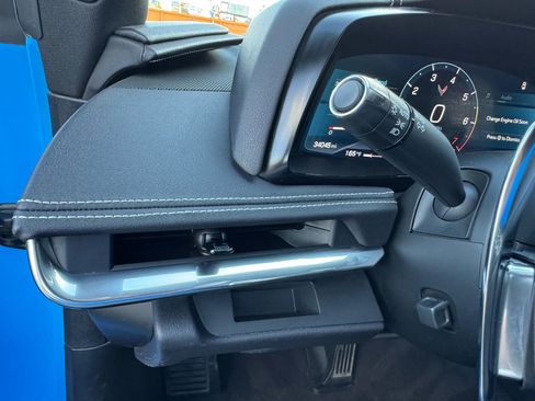 Used 2020 Chevrolet Corvette Stingray Coupe w/ 1LT image 27