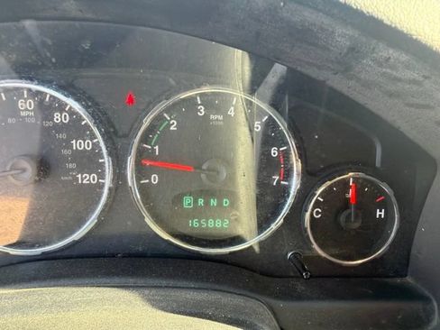 Used 2011 Jeep Liberty Sport RWD image 13