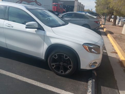 Used 2020 Mercedes-Benz GLA 250 4MATIC image 6