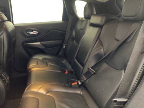 Used 2020 Jeep Cherokee Limited FWD image 18