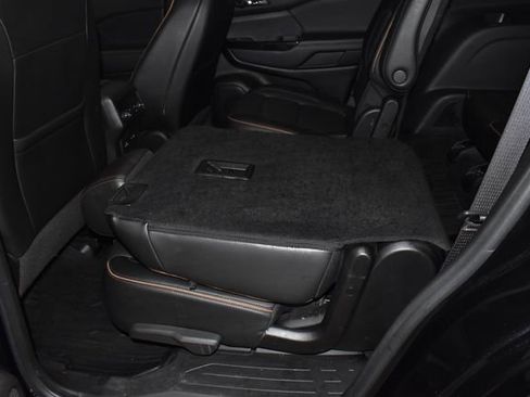 Used 2021 GMC Acadia AT4 w/ Preferred Package image 34