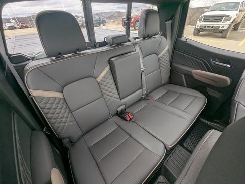 Used 2023 GMC Canyon Denali image 22