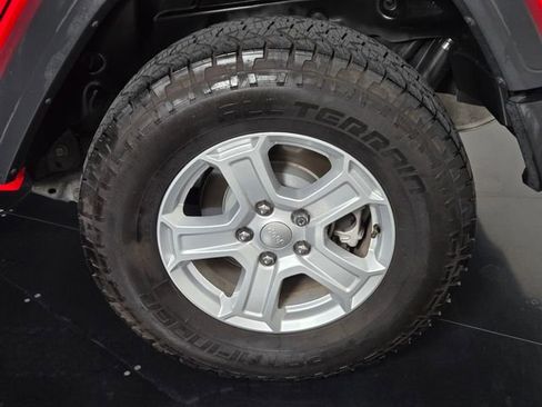 Used 2018 Jeep Wrangler Unlimited Sport S AWD/4WD image 11