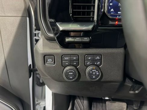 Used 2025 Chevrolet Silverado 2500 High Country w/ Technology Package AWD/4WD image 26