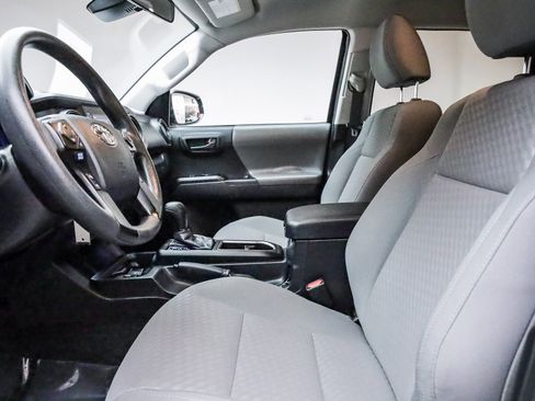 Used 2023 Toyota Tacoma SR image 17