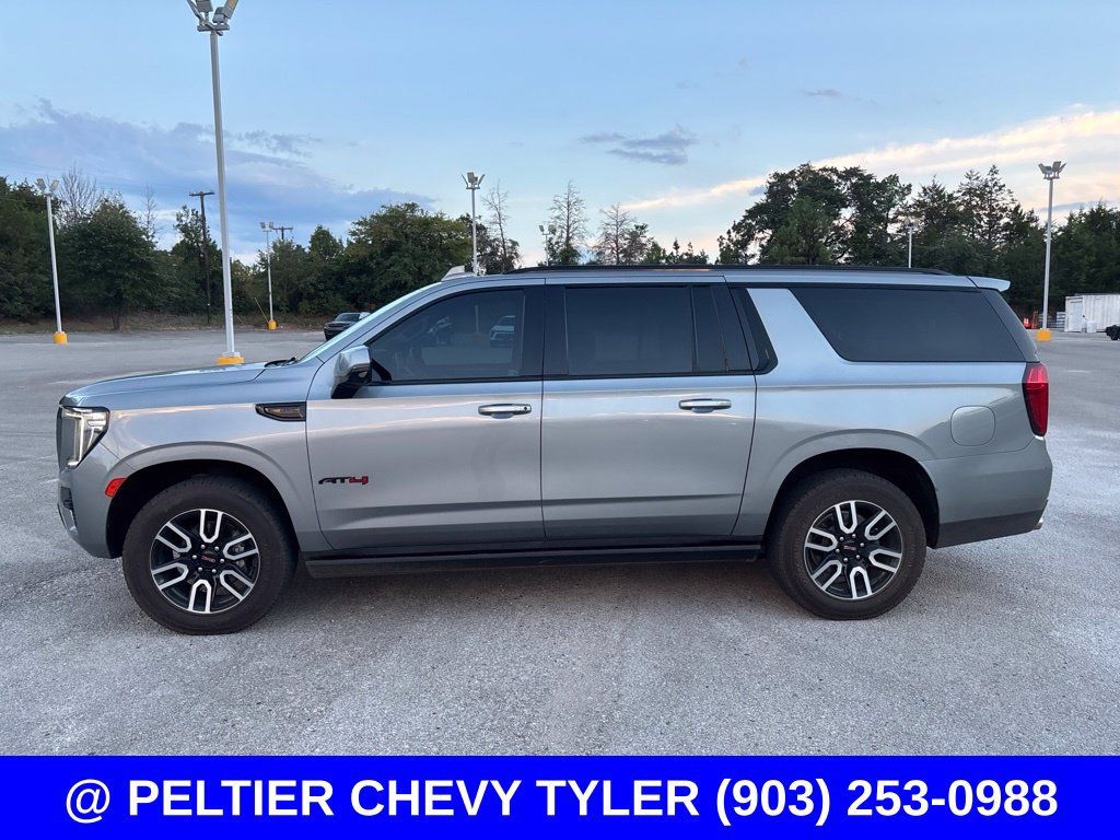 Used 2023 GMC Yukon XL AT4 w/ AT4 Premium Package AWD/4WD image 4