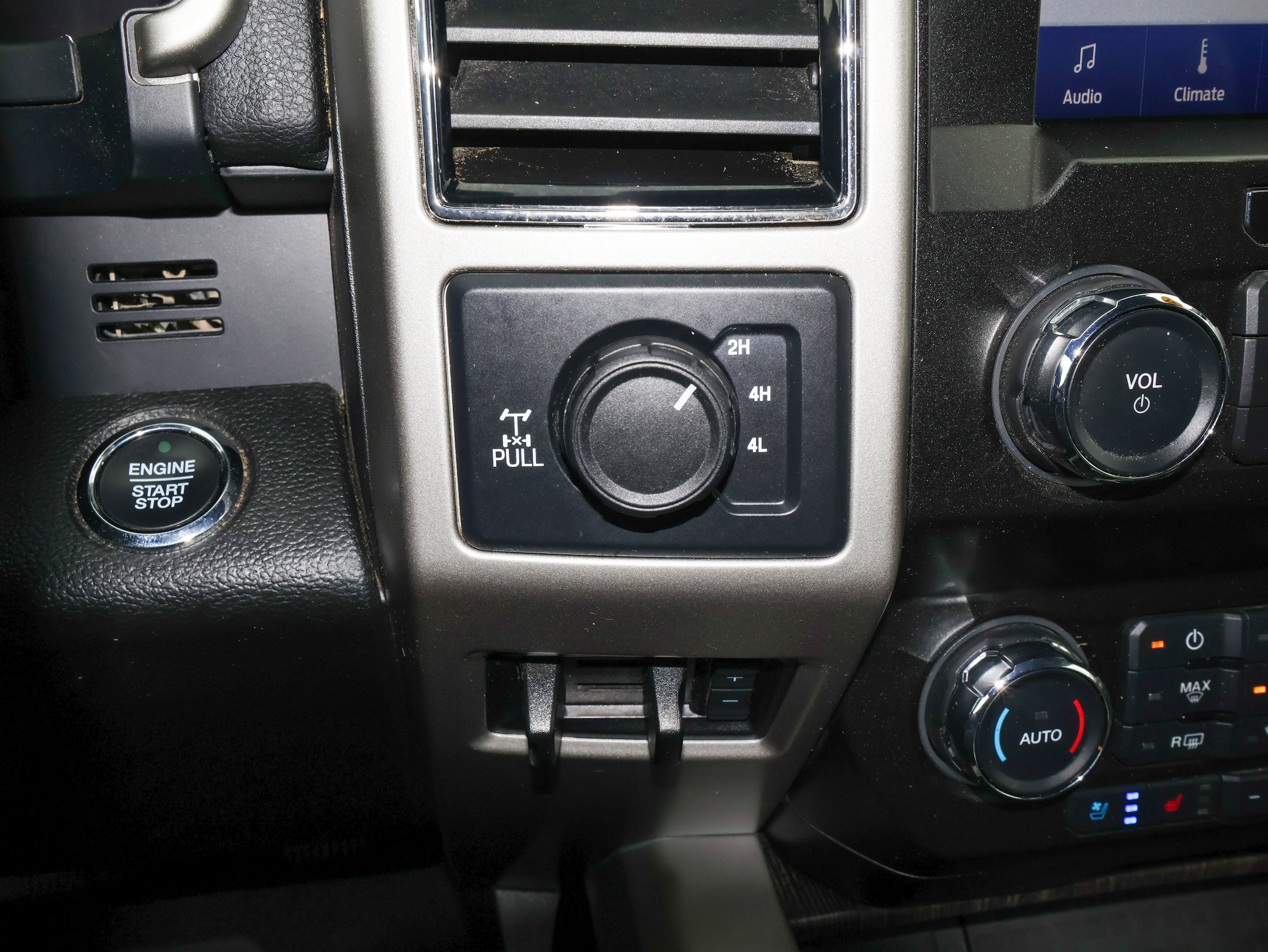 Used 2021 Ford F250 Lariat AWD/4WD image 24