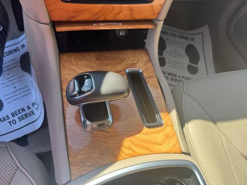 Used 2014 Chrysler 300 C image 17