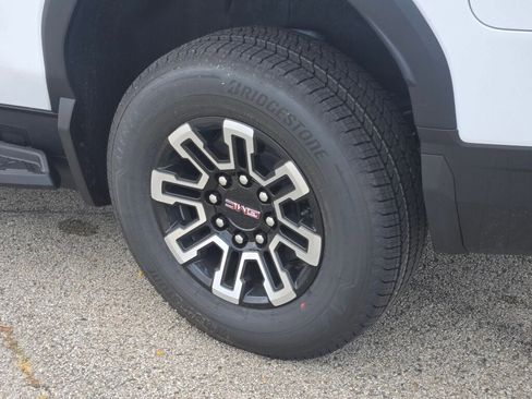 New 2026 GMC Sierra EV Elevation image 17