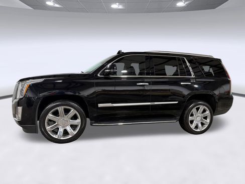 Used 2019 Cadillac Escalade Premium Luxury AWD/4WD image 2