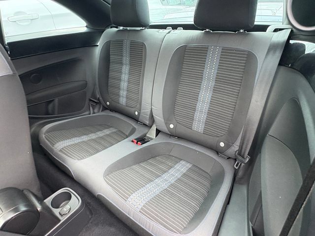 Used 2013 Volkswagen Beetle Turbo FWD image 12