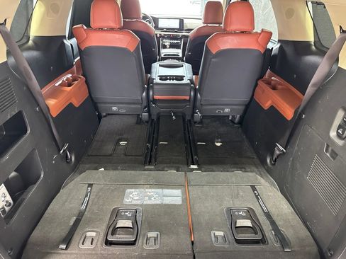Used 2024 Kia Carnival SX FWD image 24