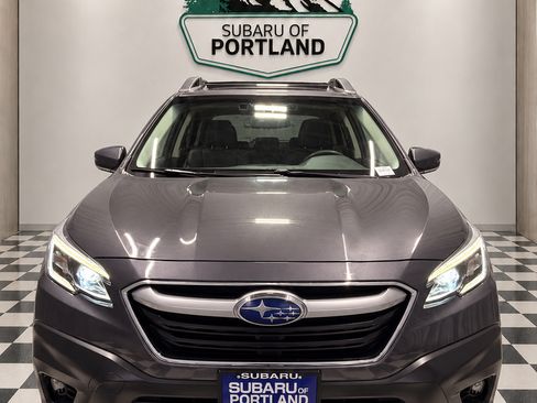 Used 2022 Subaru Outback Limited XT AWD/4WD image 2