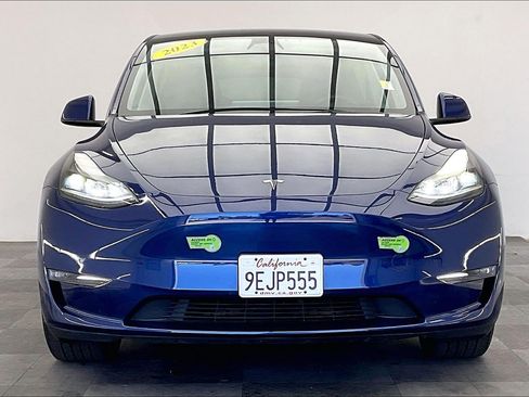 Used 2023 Tesla Model Y Long Range AWD/4WD image 2