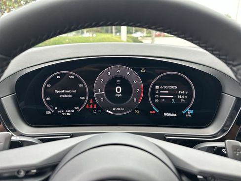 New 2025 Porsche Cayenne Coupe image 19