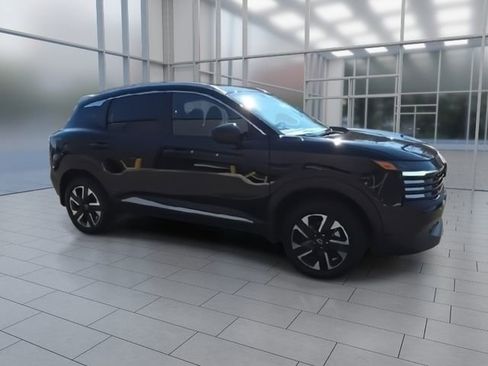 New 2026 Nissan Kicks SV w/ SV Premium Package image 6