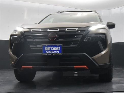 Certified 2025 Nissan Rogue SV image 25