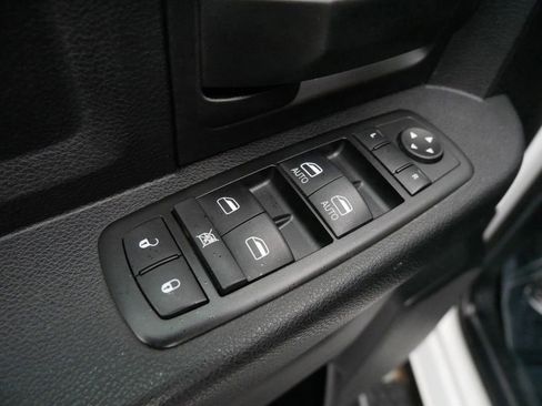 Used 2014 RAM 3500 Tradesman w/ Chrome Appearance Group image 10