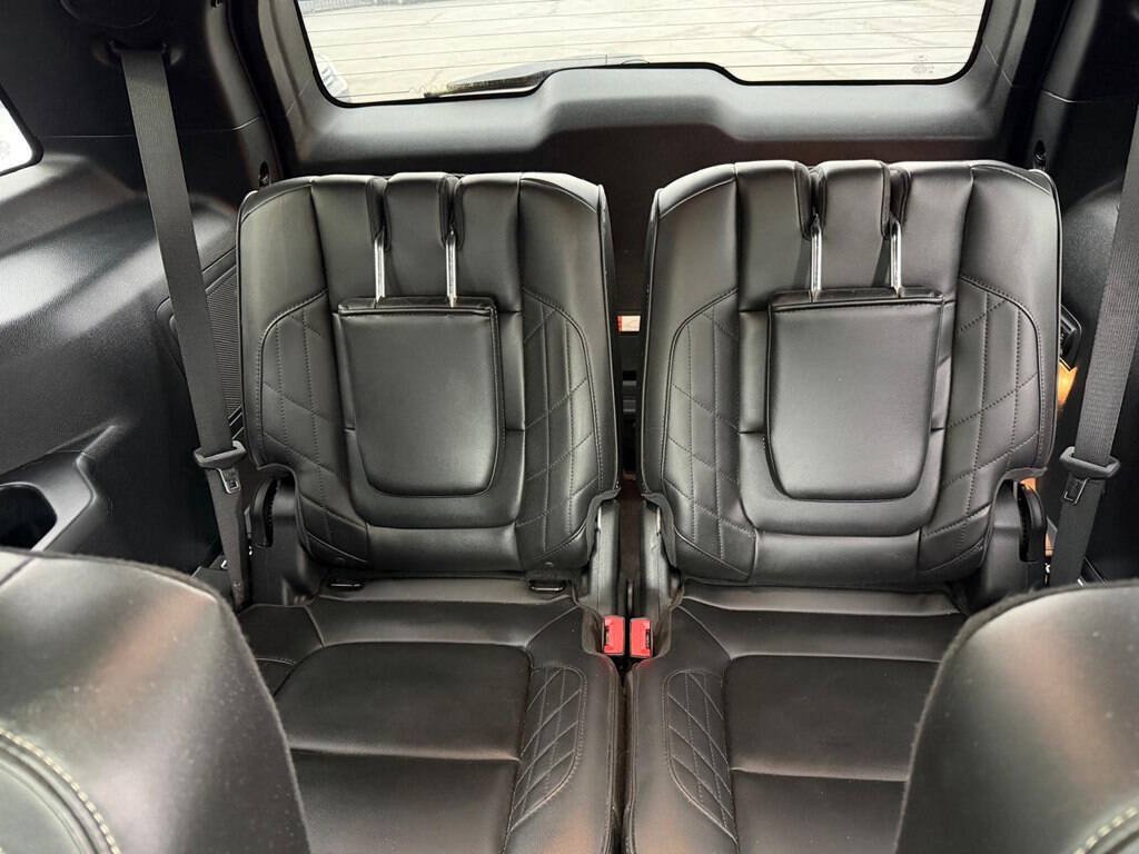 Used 2018 Ford Explorer Platinum AWD/4WD image 12