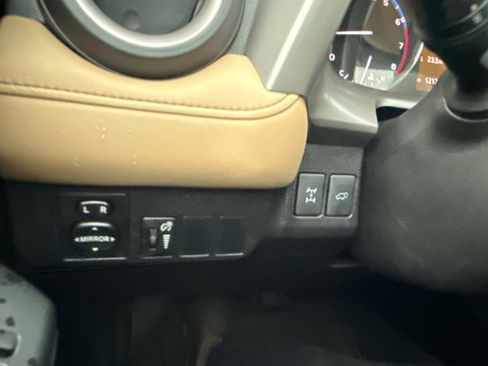 Used 2016 Toyota RAV4 XLE AWD/4WD image 27
