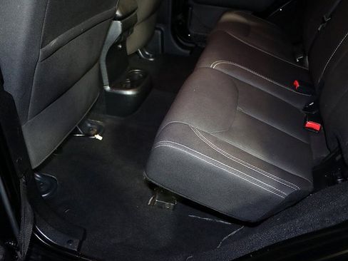 Used 2015 Jeep Wrangler Unlimited Sahara image 27