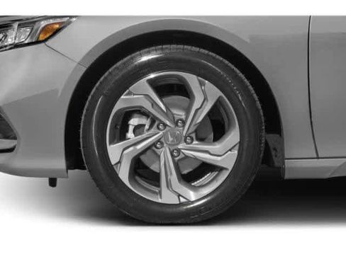 Used 2018 Honda Accord EX image 11
