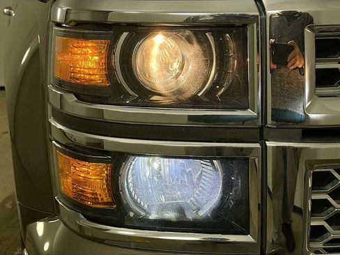 Used 2015 Chevrolet Silverado 1500 LTZ image 39